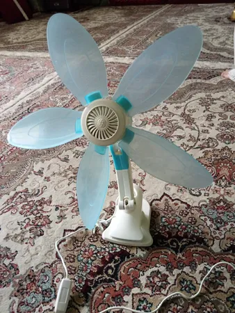 پنکه رومیزی مدل گیره ای پنج پره