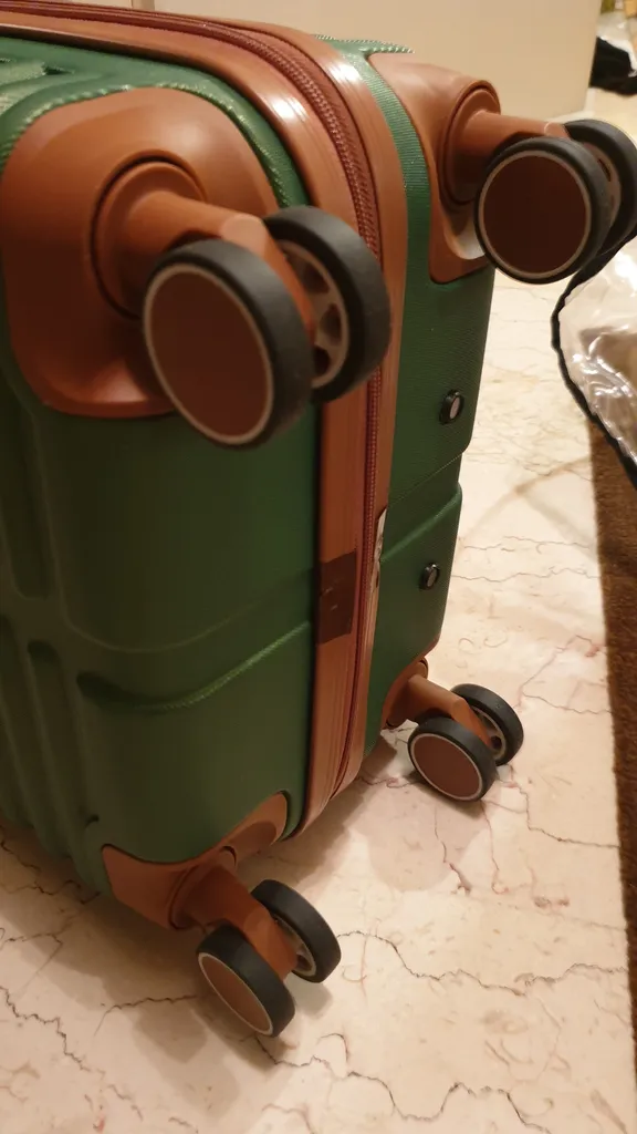 چمدان ماژرو مدل لوتوس