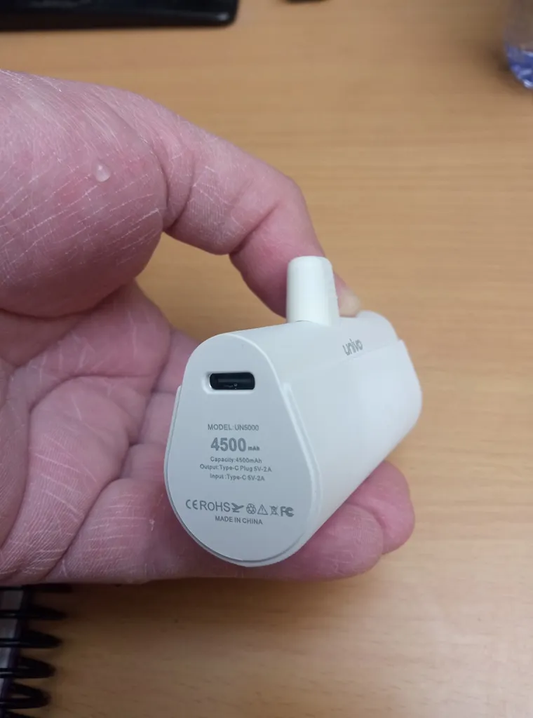 پاوربانک یونیوو مدل UN5000 USB-C ظرفیت 4500 میلی آمپر ساعت