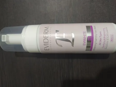 فوم شست‌وشوی صورت اویدرم مدل Eviwhite مناسب انواع پوست حجم ۱۵۰ میلی‌لیتر
