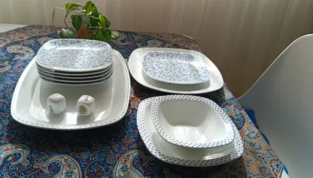 سرویس غذاخوری 27 پارچه چینی زرین ایران مدل کواترو ورنیکا درجه یک