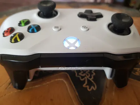 دسته بازی بی سیم مایکروسافت مناسب برای Xbox One S