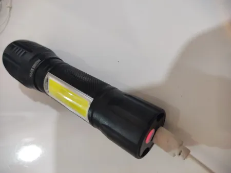 چراغ قوه مدل P.O.L 50000W