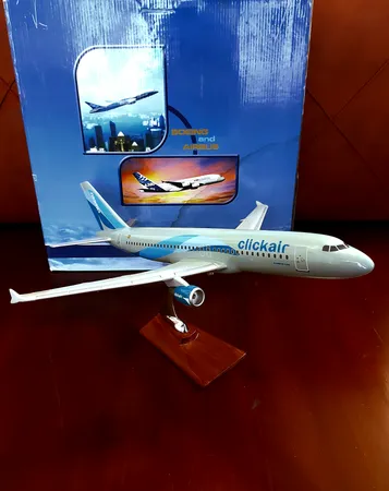 ماکت هواپیما مدل ایرباس 320 clickair امارات متحده عربی کد 3416