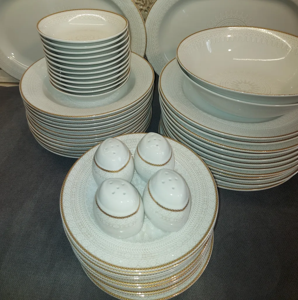 سرویس غذاخوری 28 پارچه 6 نفره مقصود مدل پالومه