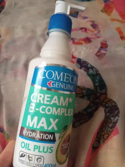 کرم مرطوب‌کننده کامان مدل Oil Pluse حجم 400 میلی‌لیتر