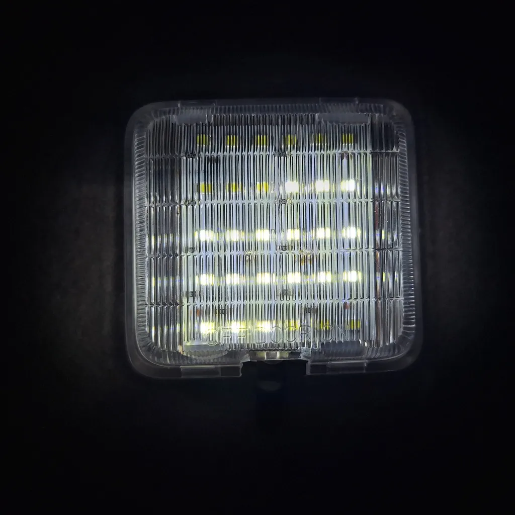 چراغ سقفی خودرو مدل P12 مناسب برای پراید