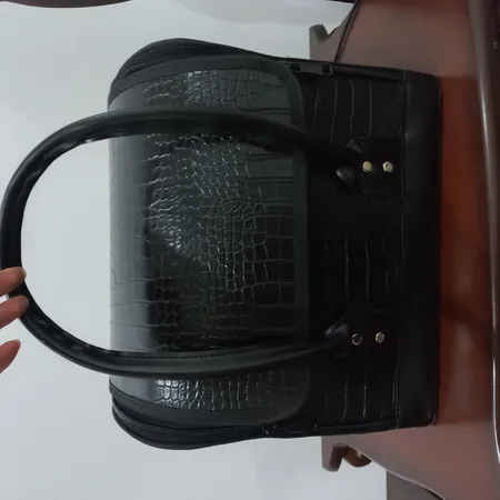 کیف لوازم آرایش و گریم زنانه مدل K.L.A d1