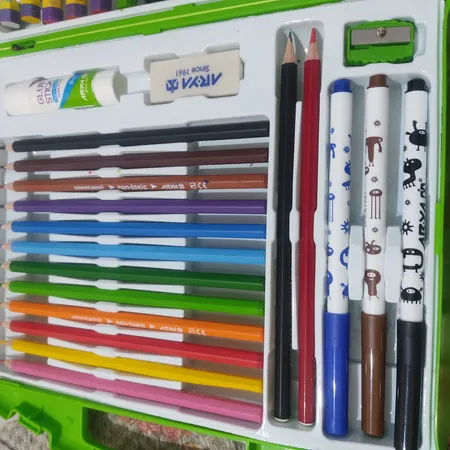 بسته لوازم التحریر مدل کیفی کد 23 مجموعه 48 عددی