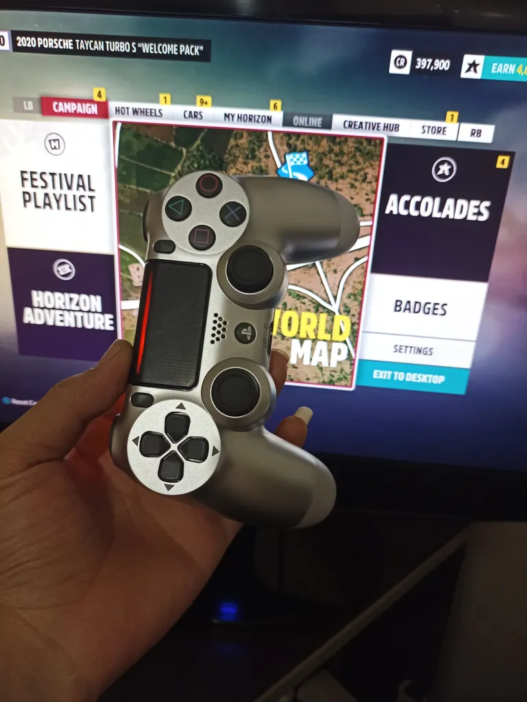 دسته بازی پلی استیشن 4 مدل DualShock 4