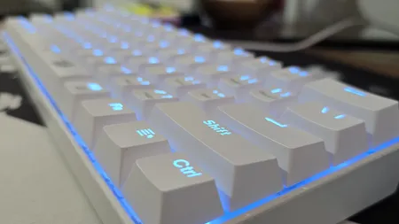 کیبورد گیمینگ ردراگون مدل K630 Dragonborn، مکانیکال سوییچ قرمز، Tenkeyless، نورپردازی RGB