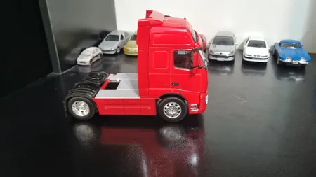 ماشین بازی ولی مدل Volvo FH12