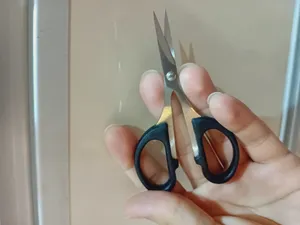 تجریه خرید قیچی ابرو اس جی ان مدل GL90