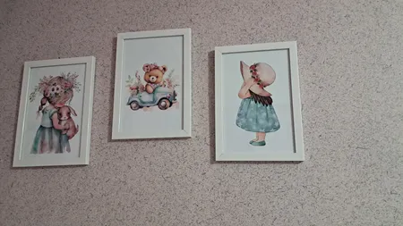 تابلو اتاق کودک مدل دختر زیبا و خرگوش و تدی ماشین سوار مجموعه 3 عددی