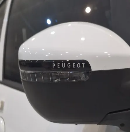 پد ژله ای محافظ دکمه فرمان مانیتور و آینه خودرو وارون مدل P-768 مناسب برای پژو 207 بسته 18 عددی