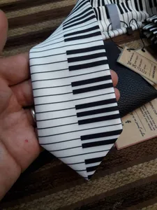 تجریه خرید کراوات مردانه مدل پیانو کد ۱۳۶