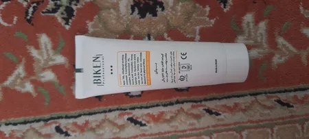 کرم ضدآفتاب رنگی بیکن +SPF50 شماره +1، مناسب پوست‌های چرب، حجم 50 میلی‌لیتر