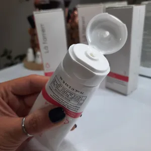 تجریه خرید کرم مرطوب‌کننده و آبرسان دست و صورت لافارر مدل 03 مناسب پوست‌های خشک حجم 75 میلی‌لیتر
