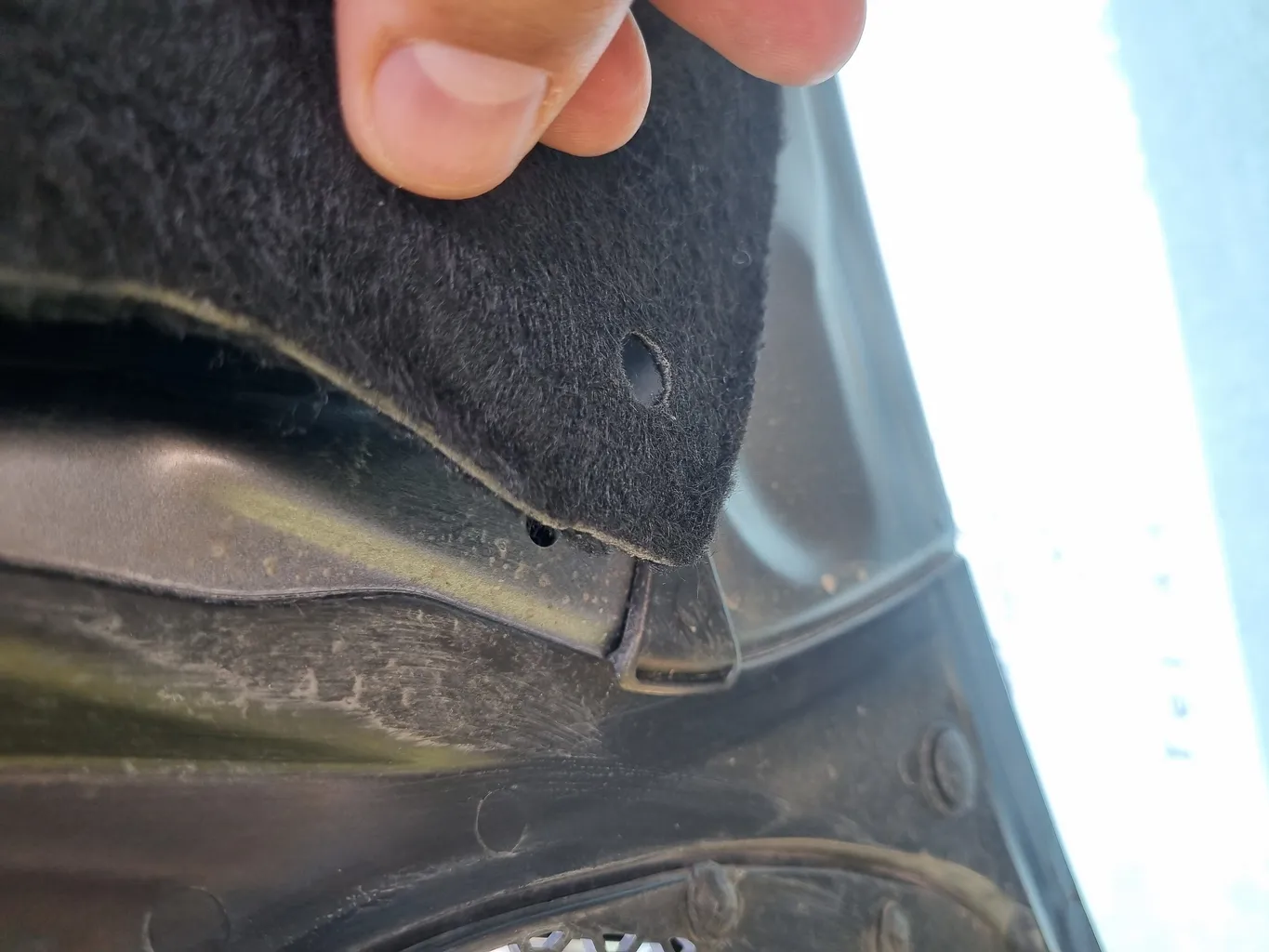 عایق کاپوت خودرو مدل T6 مناسب برای پژو 206