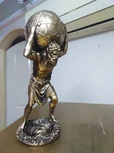 تجریه خرید مجسمه آدم کره به دوش کد 020020051