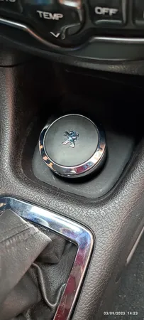 جا لیوانی پژو 206 مدل 9622.73