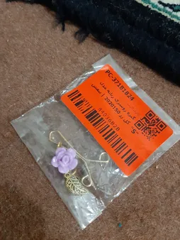 گیره روسری زنانه مدل گل رز 2020150