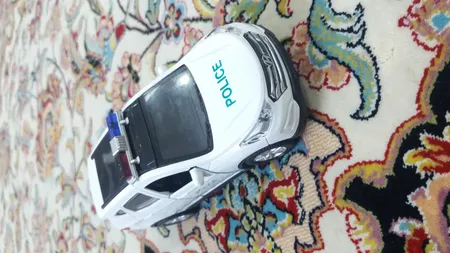 ماشین بازی مدل عقبکش فلزی سانتافه طرح پلیس