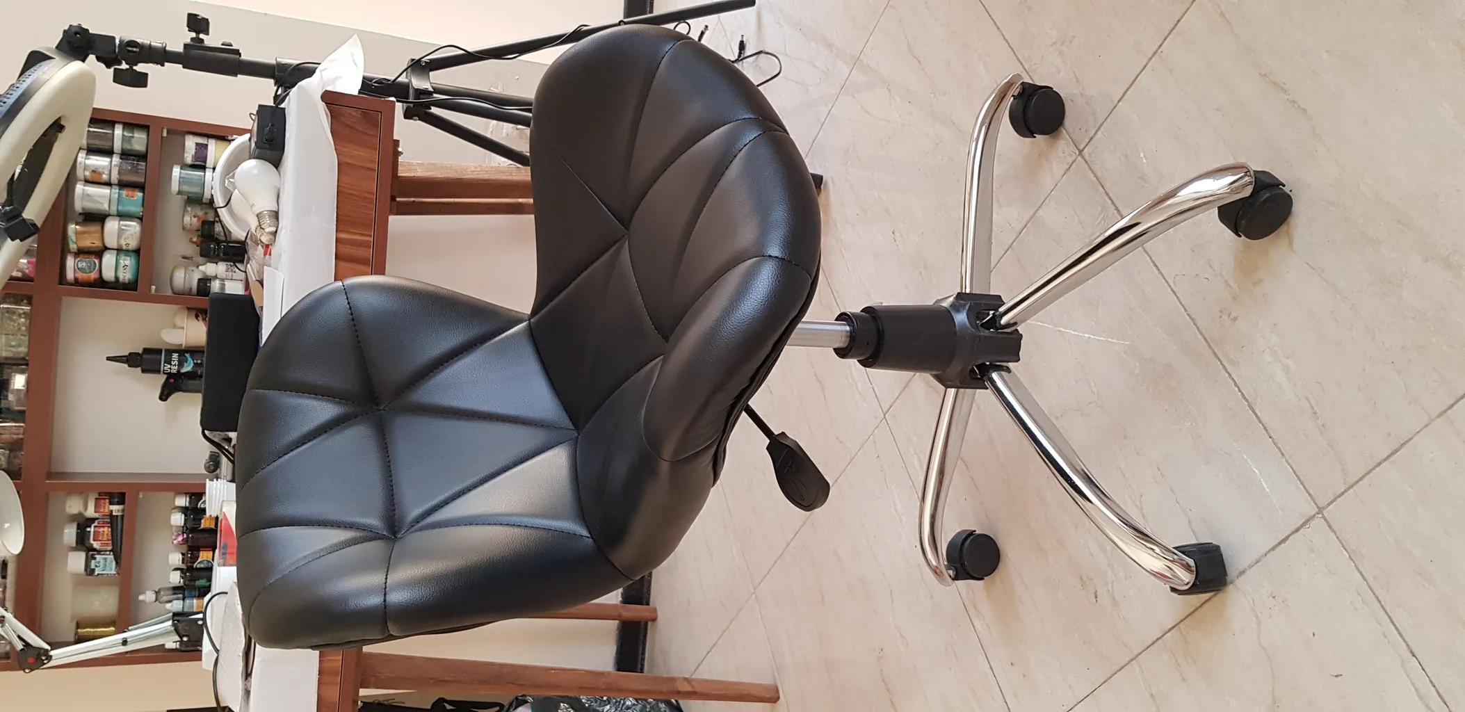 صندلی هوگر مدل چرخشی طرح چرمی