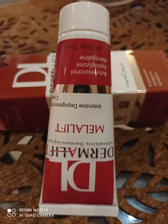 کرم روشن کننده صورت درمالیفت مدل Melalift مناسب انواع پوست حجم 40 میلی لیتر