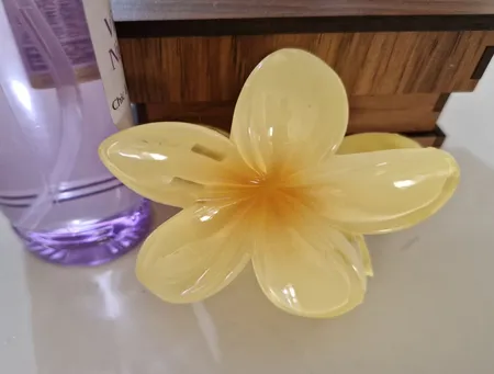 کلیپس مو زنانه مدل گل پلومریا کد brg 410