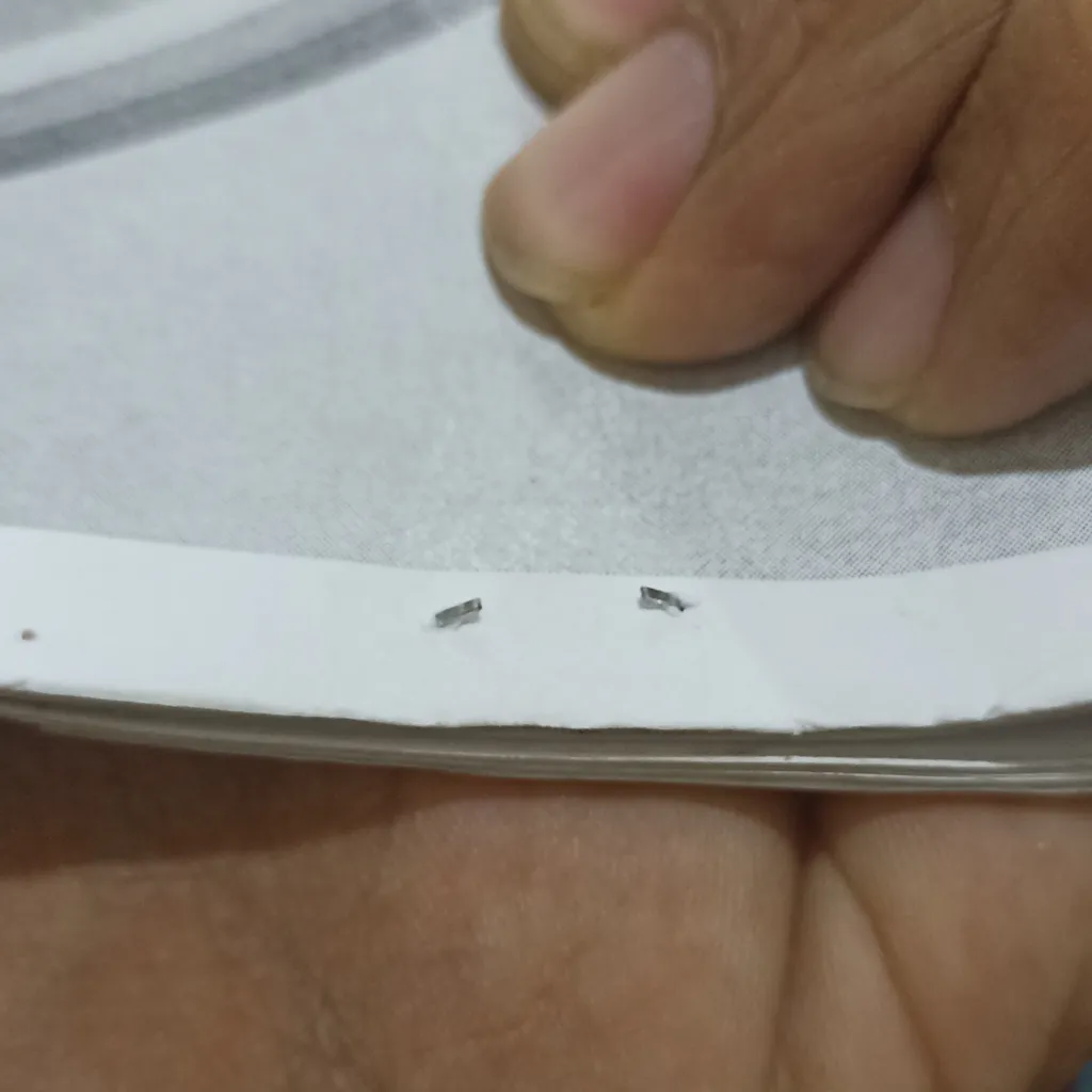 سوزن منگنه دلی مدل 0012N سایز 24/6 بسته 1000 عددی