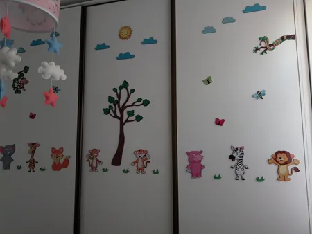 استیکر باروچین مدل حیوانات در جنگل