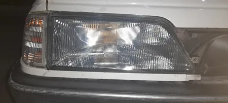 چراغ جلو و راهنما خودرو فن آوران پرتو الوند مدل YM110 مناسب برای پژو 405 بسته 4 عددی