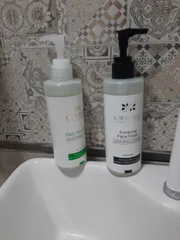 ژل شست‌وشوی صورت سینره مدل ENERGISING حجم 200 میلی‌لیتر