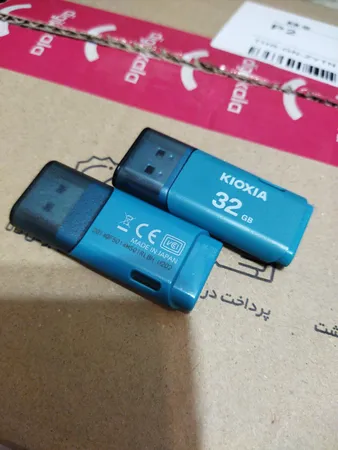 فلش مموری کیوکسیا مدل U202 ظرفیت 32 گیگابایت