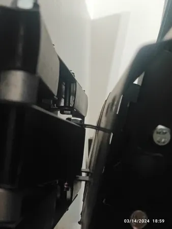 پایه دیواری تلویزیون ال جی مدل F830 مناسب برای تلویزیون های 40 تا 60 اینچ