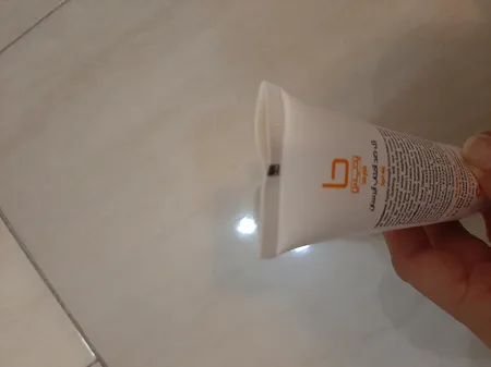 ژل کرم ضد آفتاب بی رنگ بتیس فارما spf46 مدل 46 مناسب پوست های چرب حجم 50 میلی لیتر