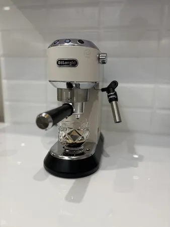 اسپرسو ساز دلونگی مدل EC685