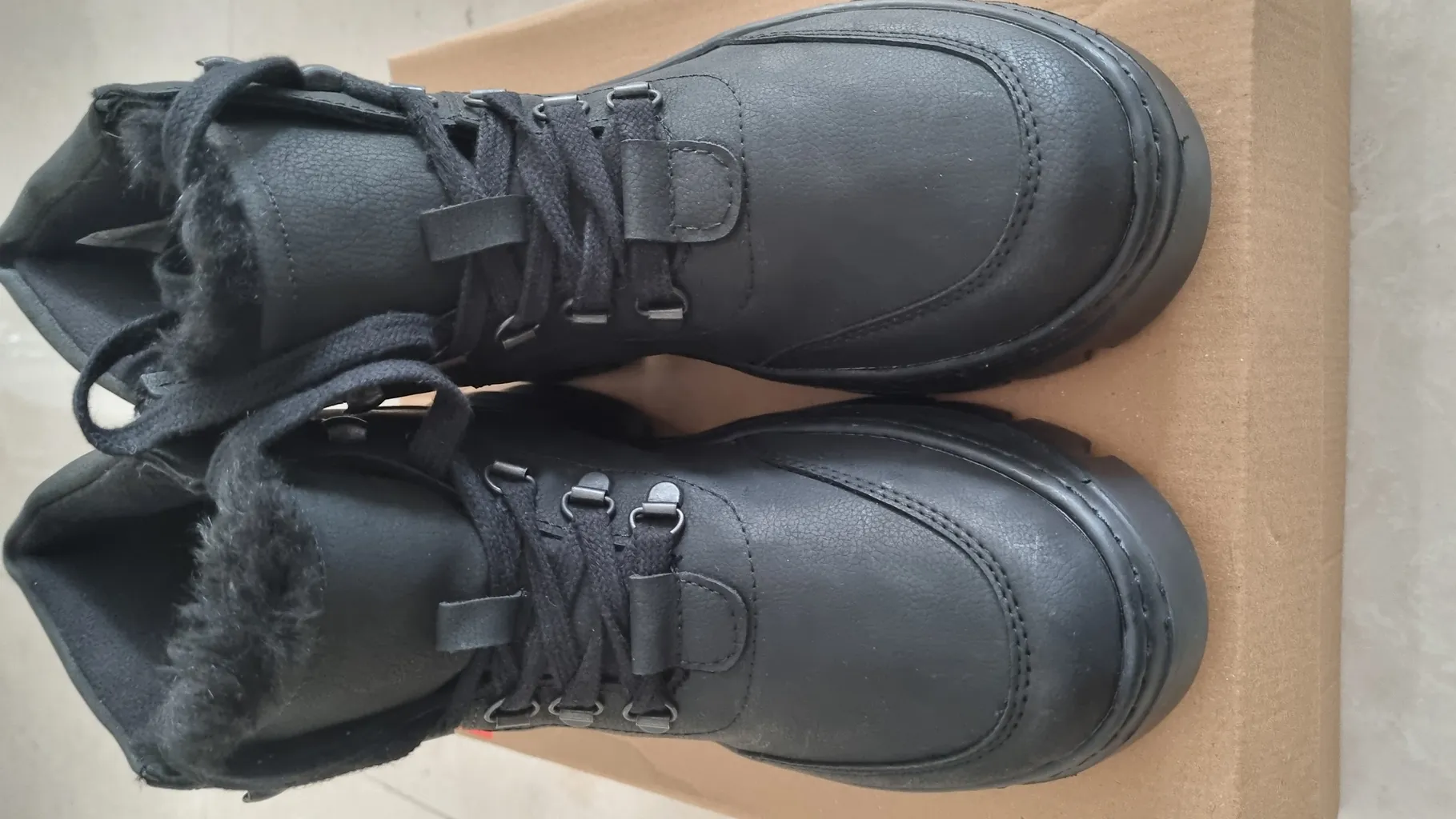 نیم بوت زنانه ال سی وایکیکی مدل ارتوپدیک TPU پلاس