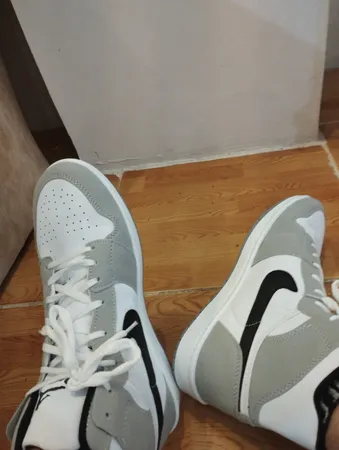 کفش مخصوص دویدن مدل Air Jordan 1 Mid Light Smoke
