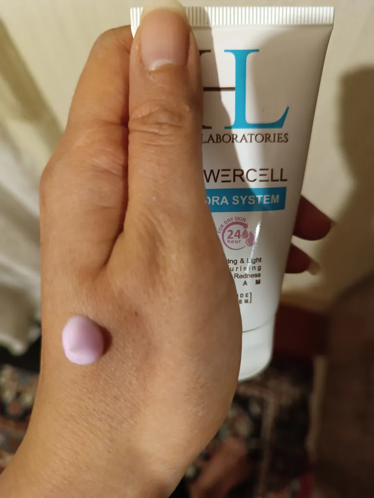 کرم آبرسان اچ ال مدل powell حجم 50 میلی لیتر