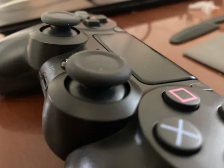 دسته بازی مدل DualShock 4