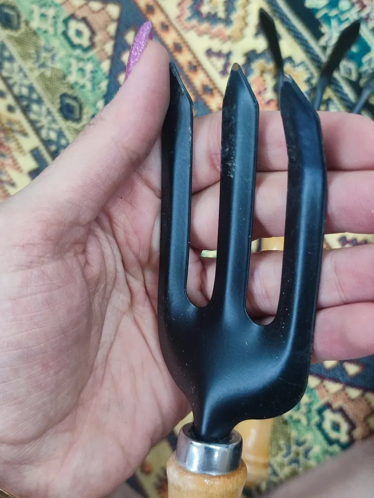 مجموعه 3 عددی چنگک و شنکش و بیلچه مدل SG4