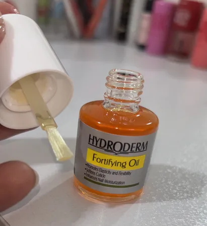 روغن تقویت کننده ناخن هیدرودرم کد 01 حجم 8 میلی لیتر