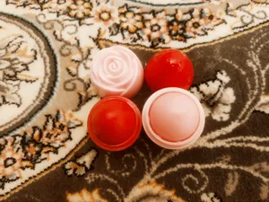 تجریه خرید بالم لب واسینا مدل توت فرنگی کد 099