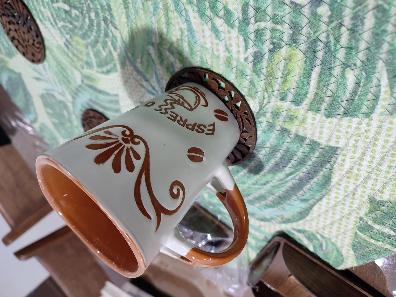 زیر لیوانی مدل فروردین کد ZW1082 بسته 6 عددی