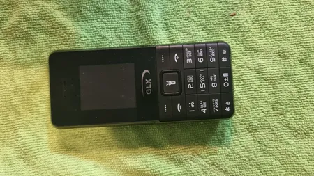 گوشی موبایل جی ال ایکس مدل iT5606 دو سیم کارت ظرفیت 32 مگابایت و رم 32 مگابایت