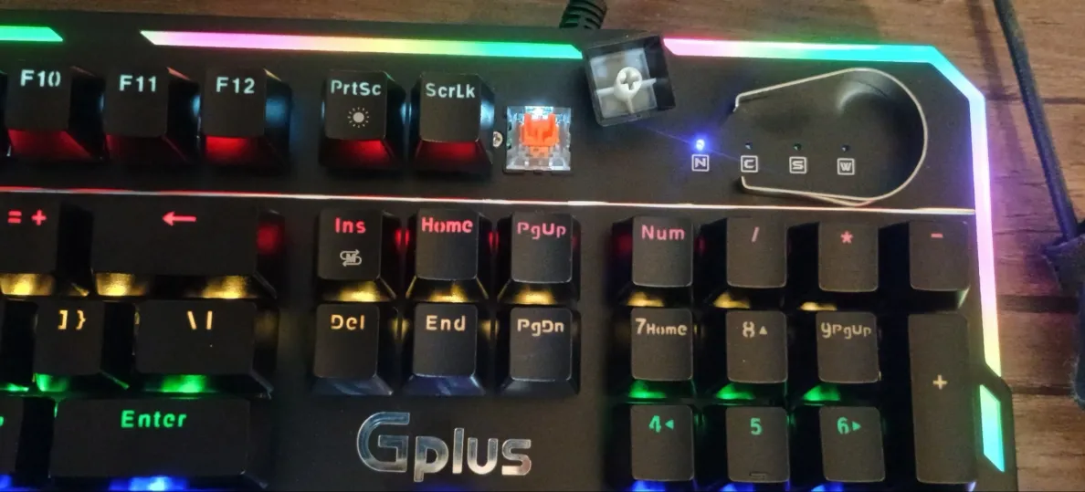 کیبورد مخصوص بازی جی پلاس مدل GMK-K560W