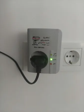 محافظ ولتاژ گروه صنعتی سارا ترانس مدل P156F