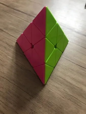 روبیک هرمی مدل Eseries